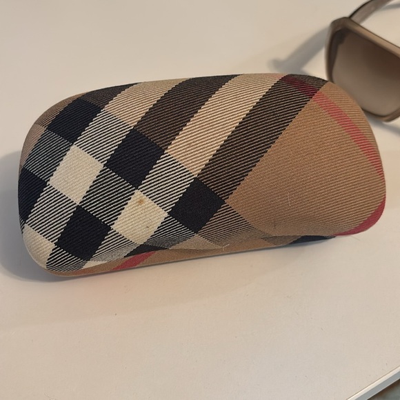 Vintage Burberry Sunglasses - Great Condition - Picture 7 of 8